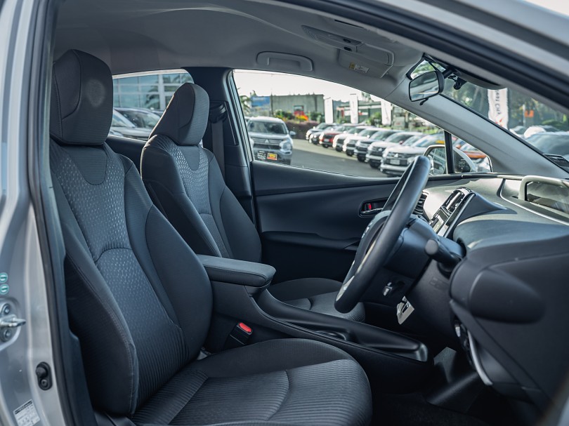 2016 Toyota Prius 8