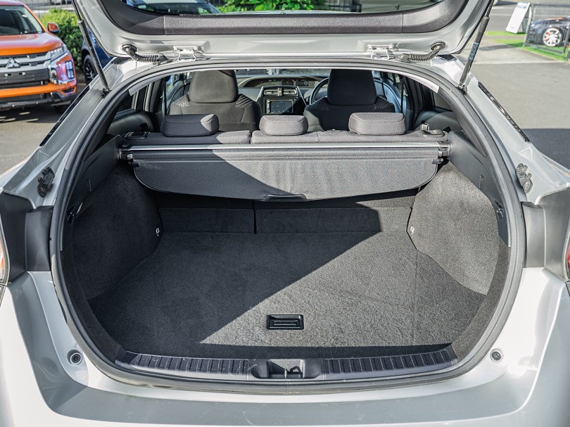 2016 Toyota Prius 18