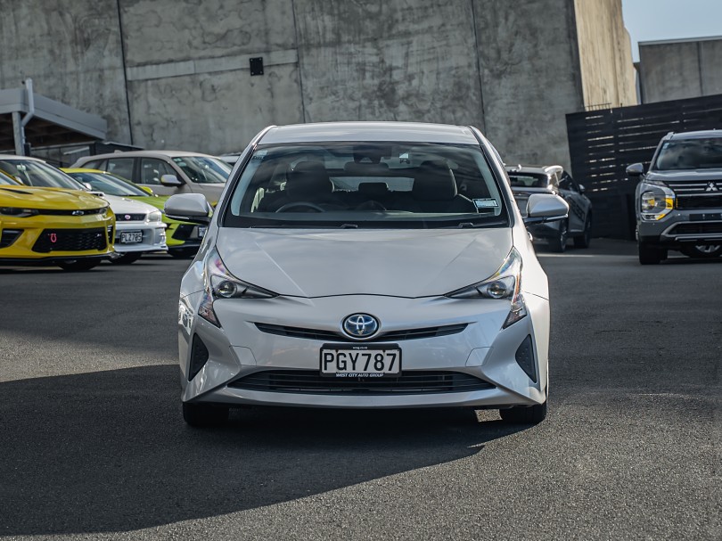 2016 Toyota Prius 3