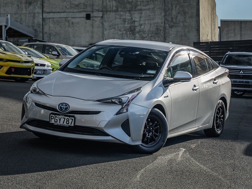 2016 Toyota Prius 1