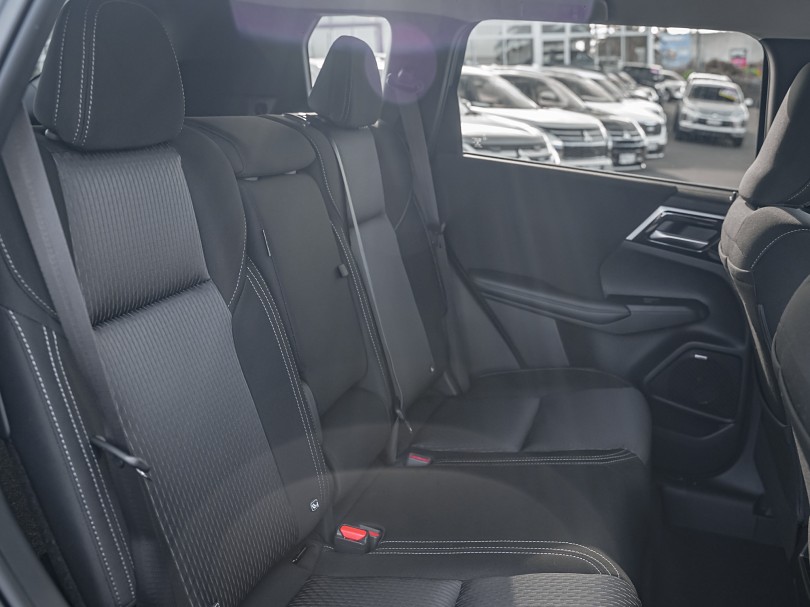 2026 Mitsubishi Outlander 17