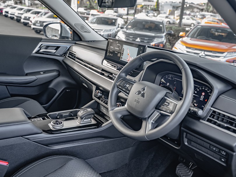 2026 Mitsubishi Outlander 9