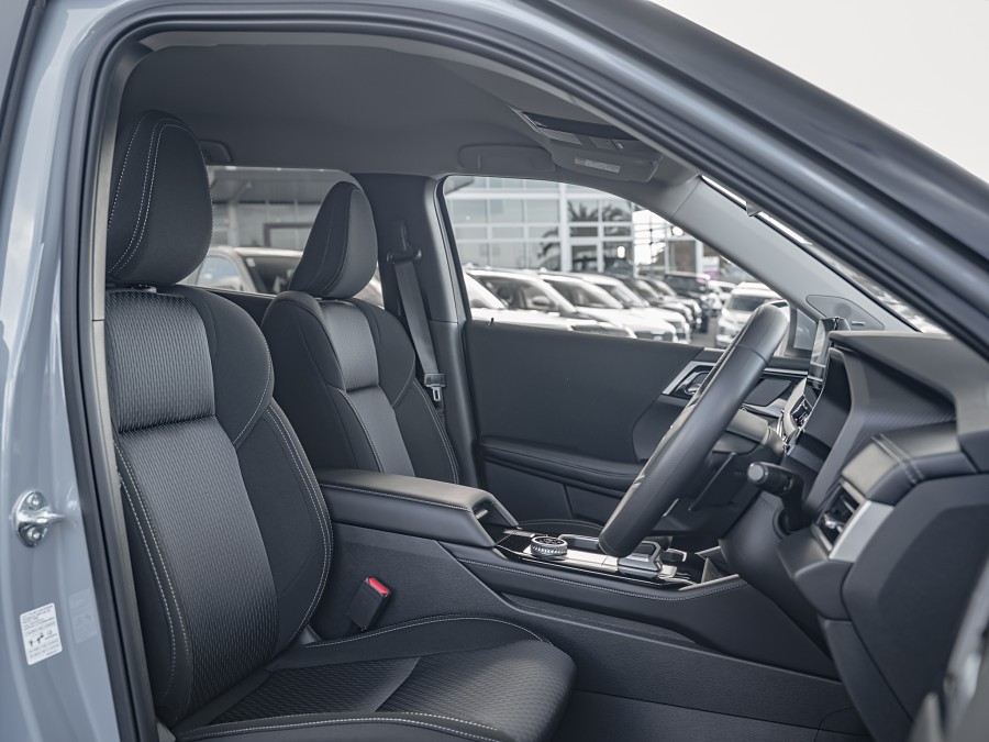 2026 Mitsubishi Outlander 8