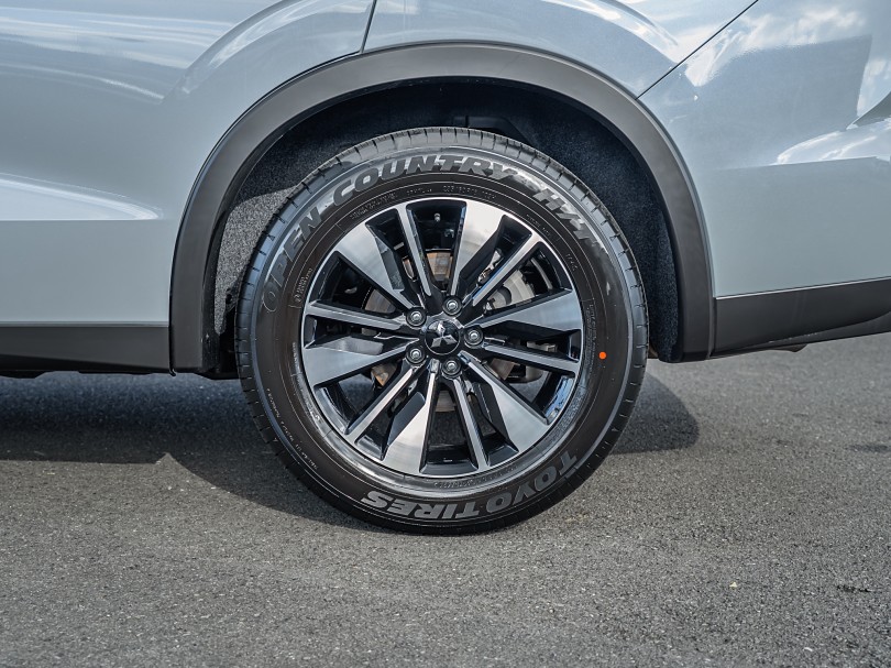 2026 Mitsubishi Outlander 7