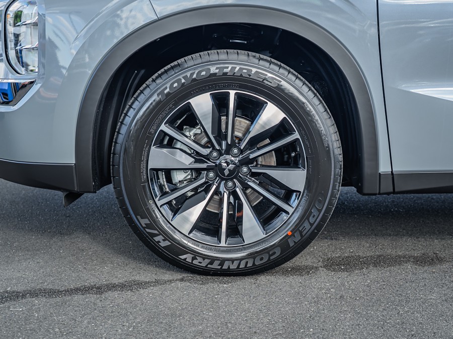 2026 Mitsubishi Outlander 6