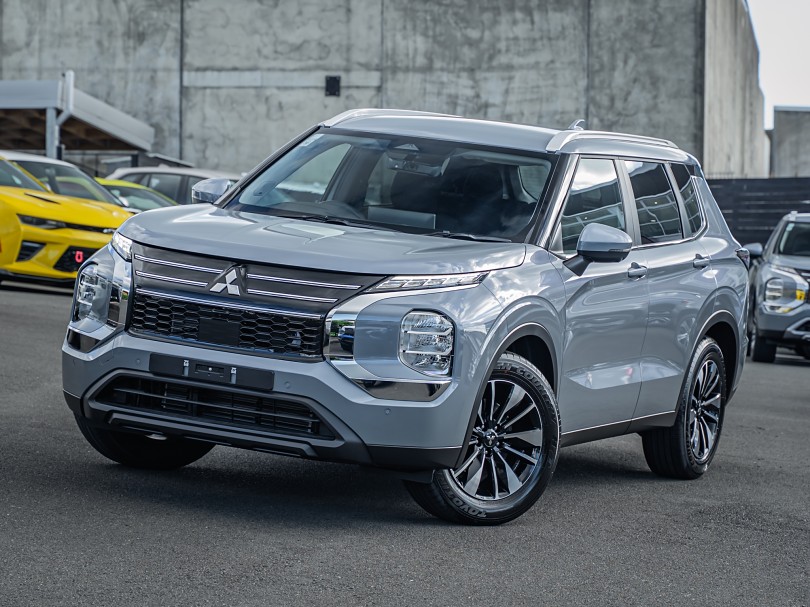 2026 Mitsubishi Outlander 1