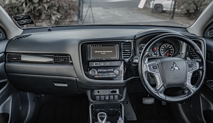 2016 Mitsubishi Outlander 10