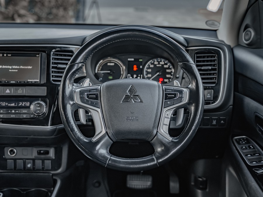 2016 Mitsubishi Outlander 11