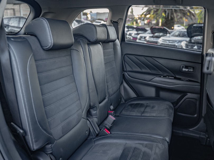 2016 Mitsubishi Outlander 17