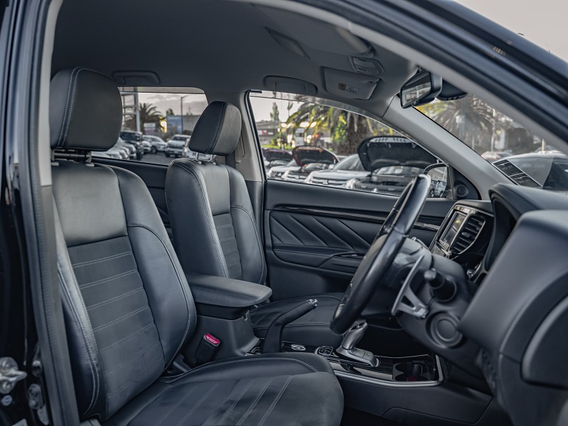 2016 Mitsubishi Outlander 8