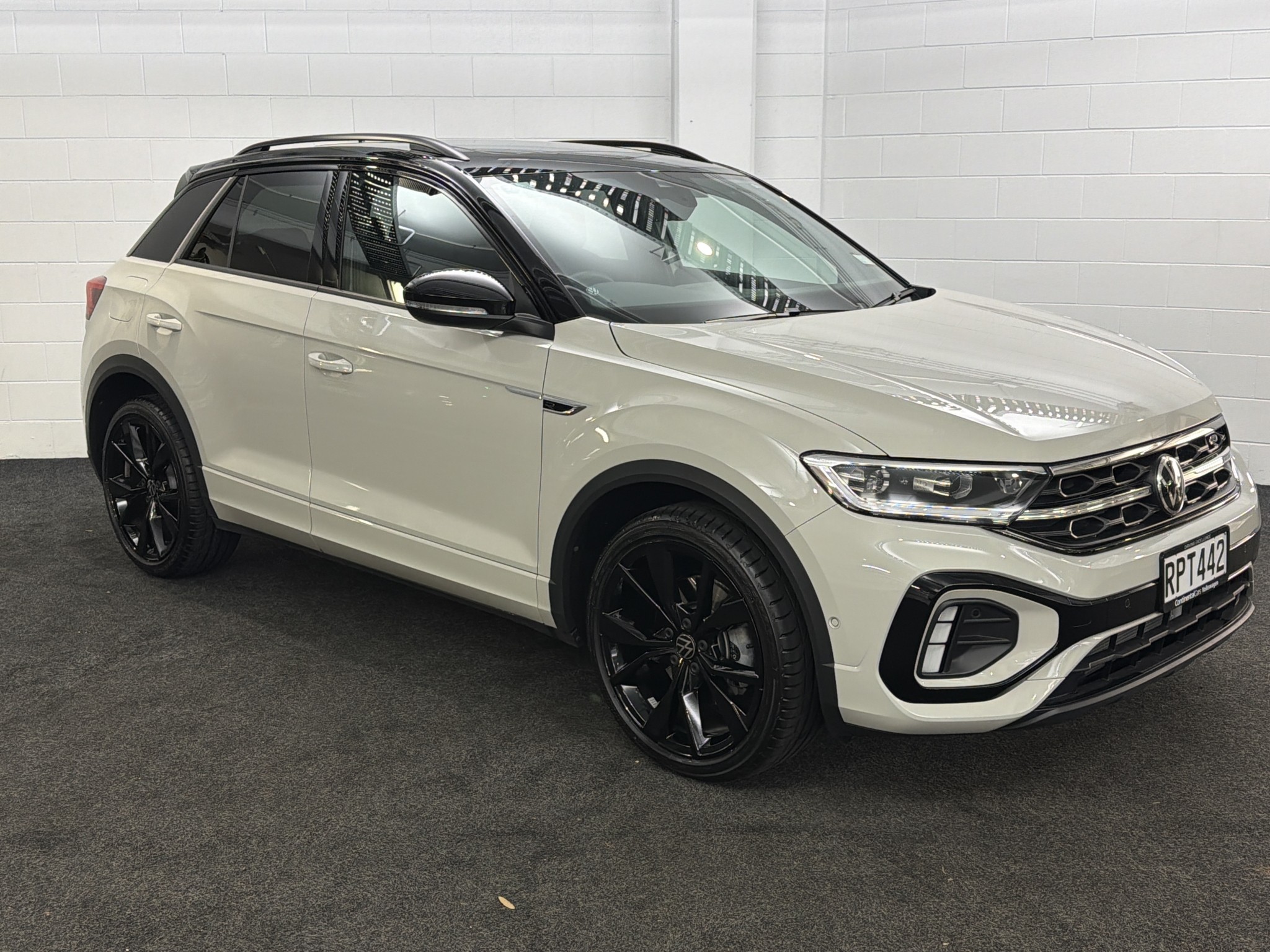 Volkswagen T-Roc 2WD R-LINE