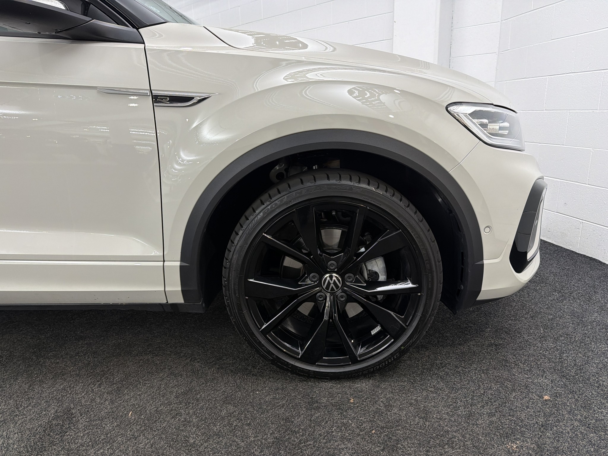 Volkswagen T-Roc 2WD R-LINE