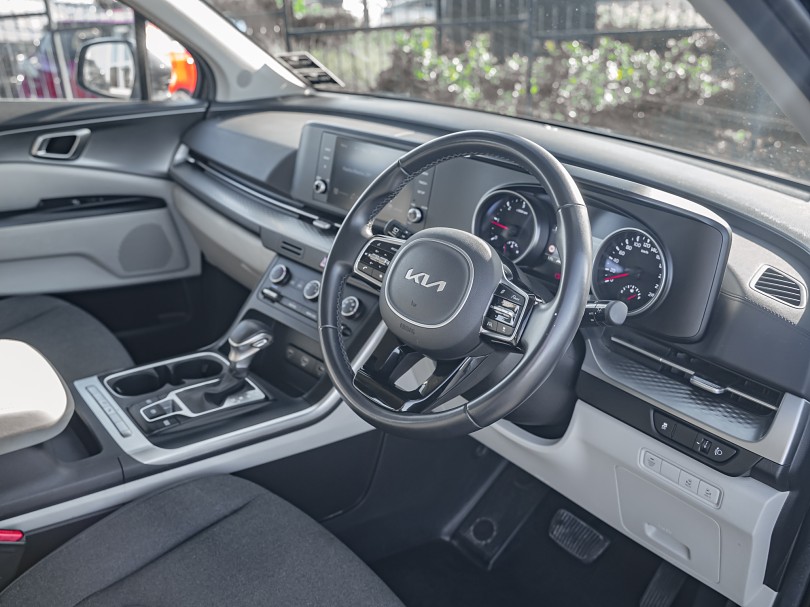 2023 Kia Carnival 9