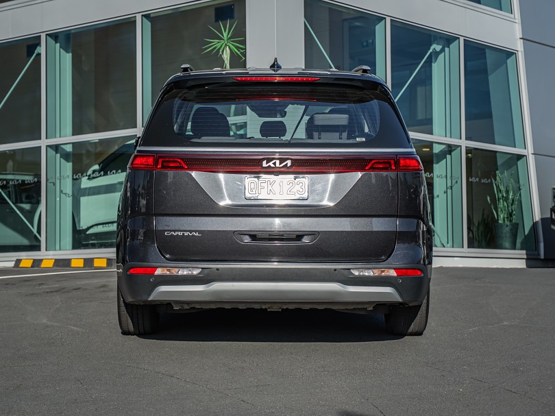 2023 Kia Carnival 4