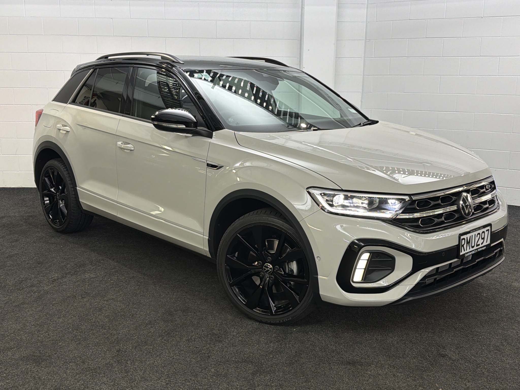 Volkswagen T-Roc 2WD R-LINE