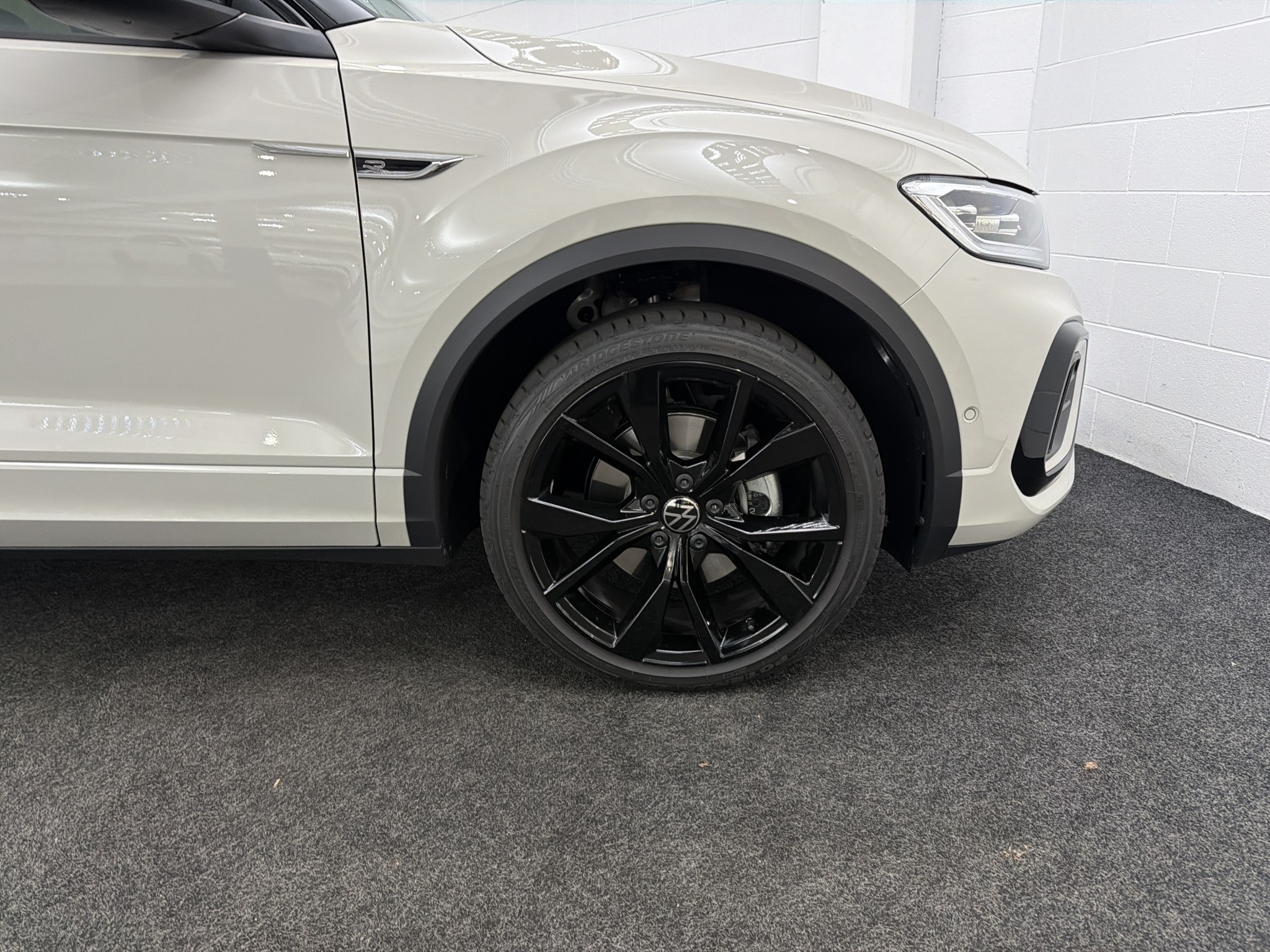 Volkswagen T-Roc 2WD R-LINE