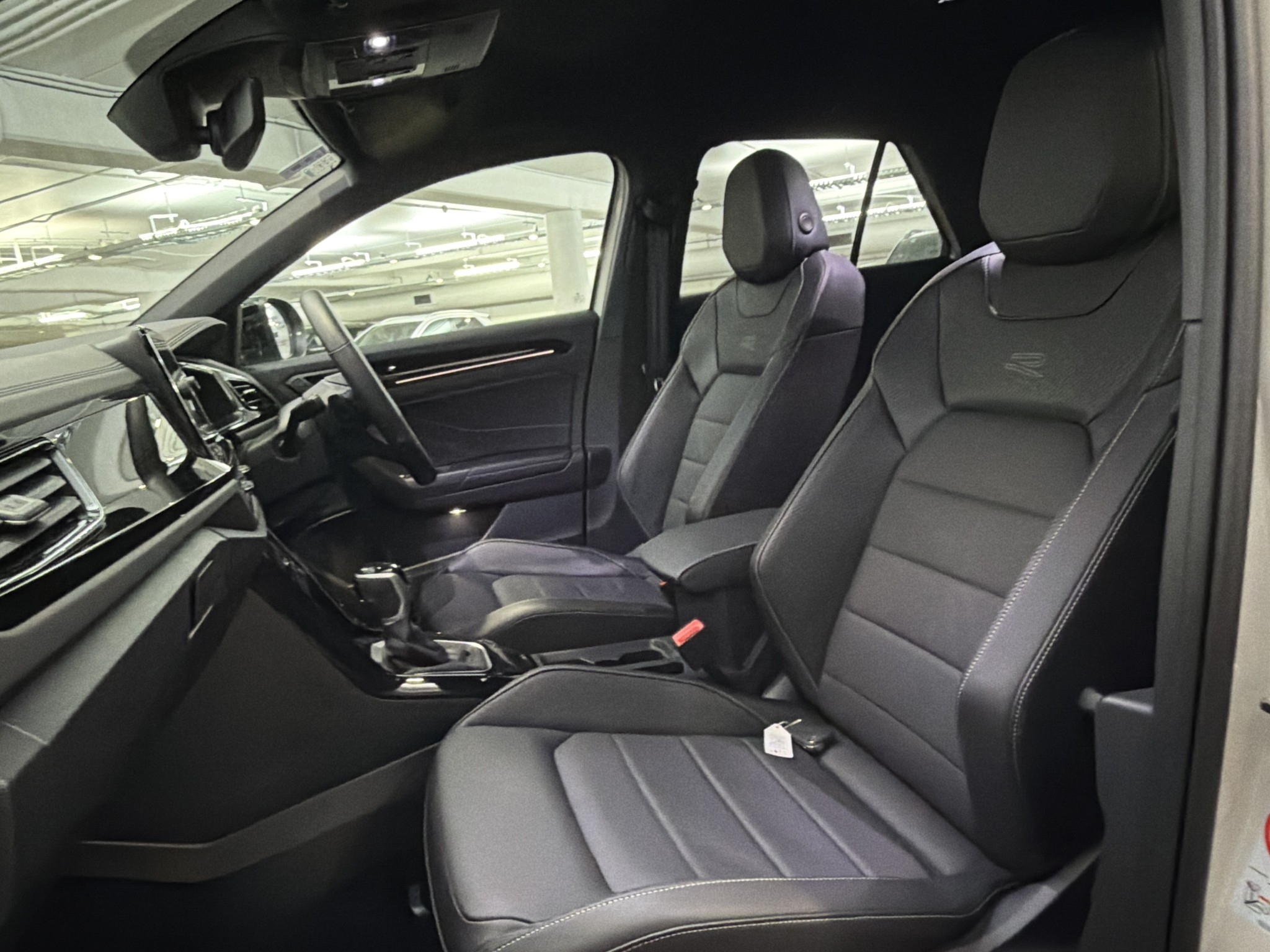 Volkswagen T-Roc 2WD R-LINE