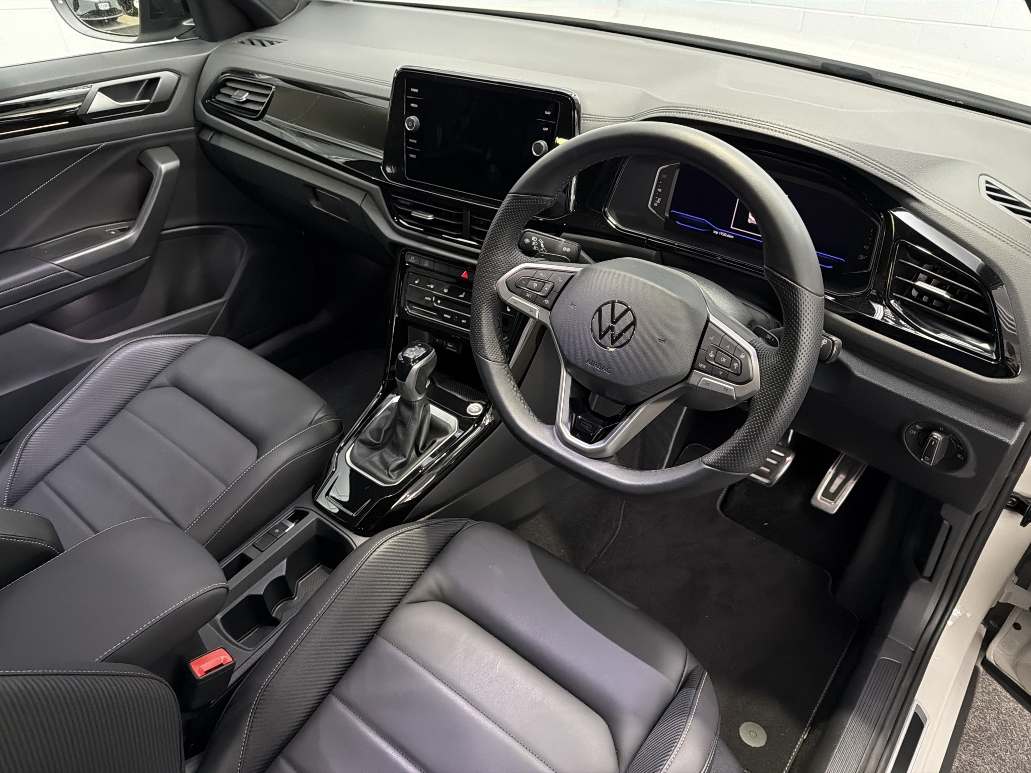 Volkswagen T-Roc 2WD R-LINE
