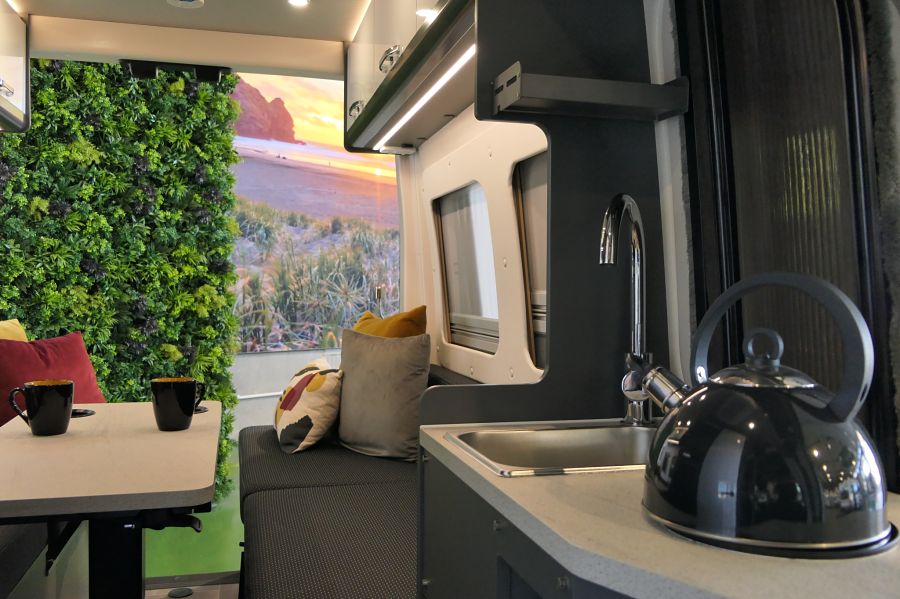 2026 Maxus RV Traveler 9 | RV Super Centre