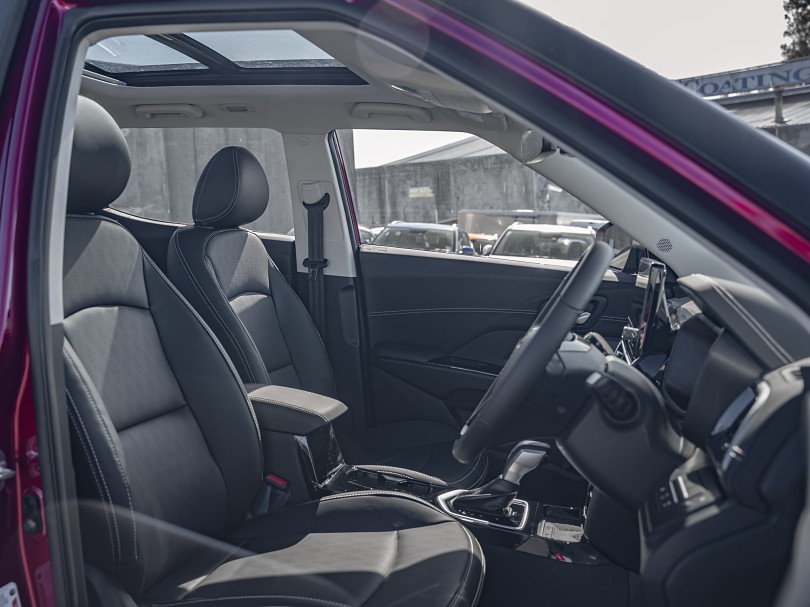 2026 Mahindra XUV3XO 8
