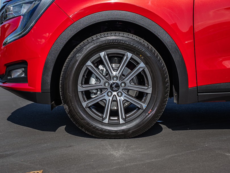 2026 Mahindra XUV700 6