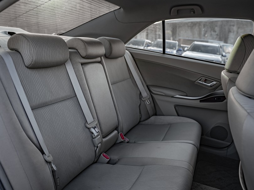 2011 Toyota Premio 17