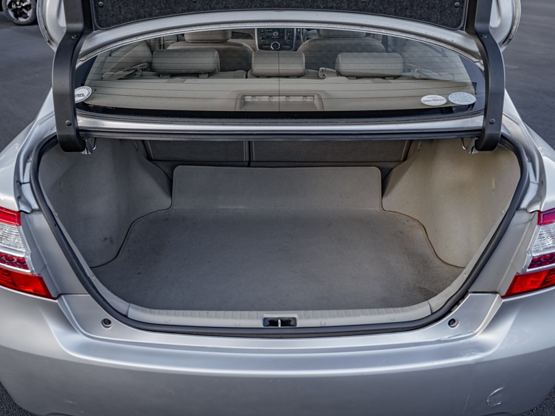 2011 Toyota Premio 18