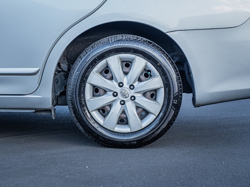 2011 Toyota Premio 7