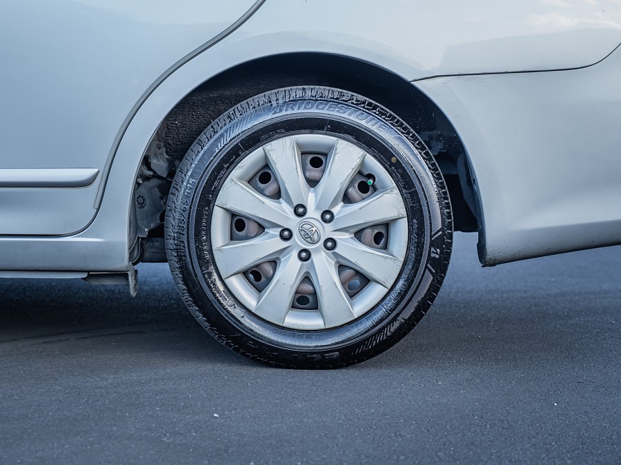 2011 Toyota Premio 7