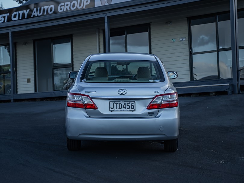2011 Toyota Premio 4