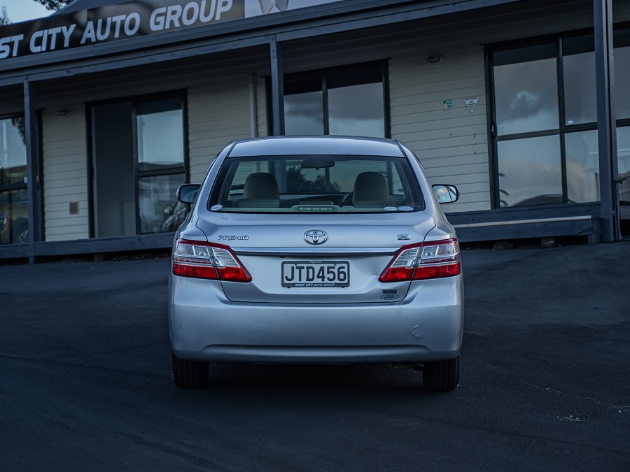 2011 Toyota Premio 4