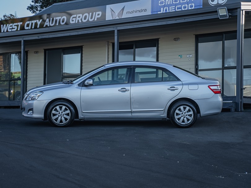 2011 Toyota Premio 5