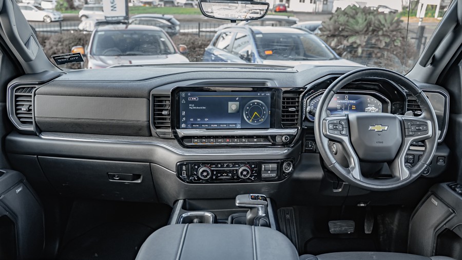 2023 Chevrolet Silverado 7