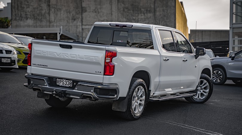 2023 Chevrolet Silverado 2