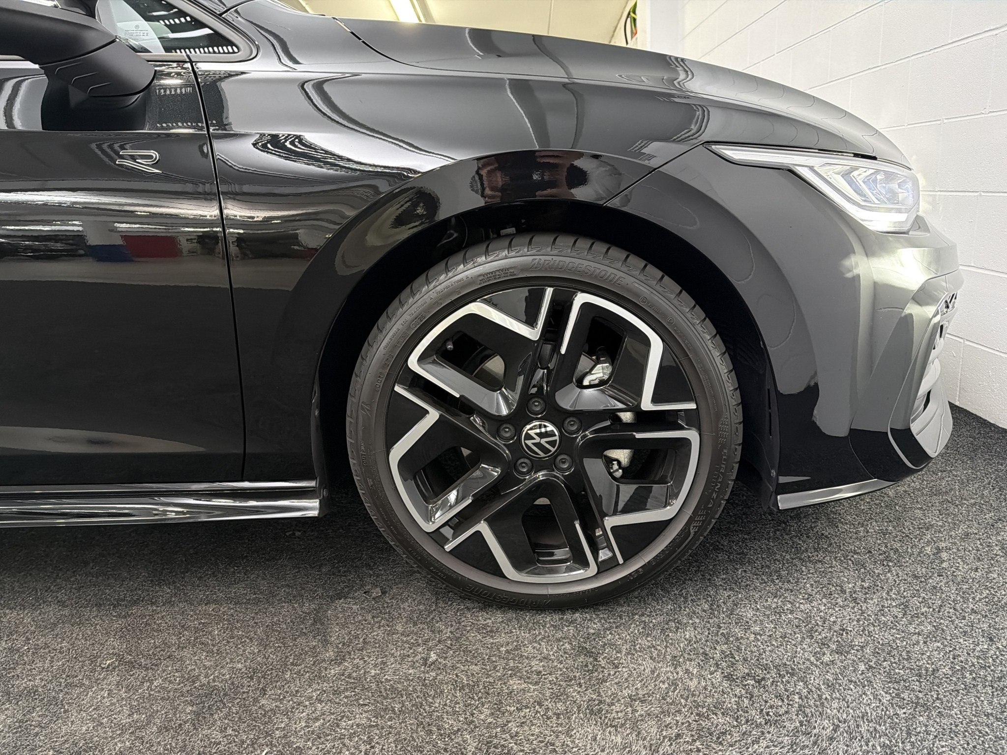 Volkswagen Golf 8.5 R-LINE