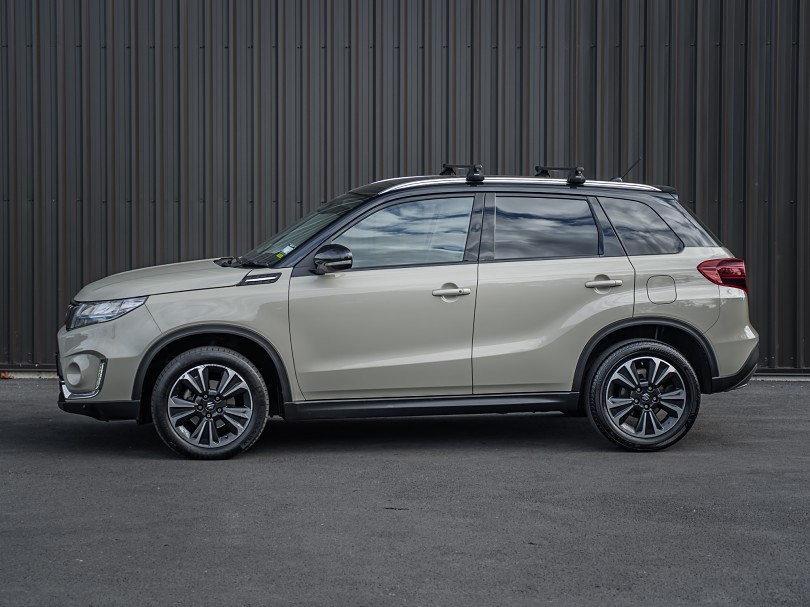 2023 Suzuki Vitara 5