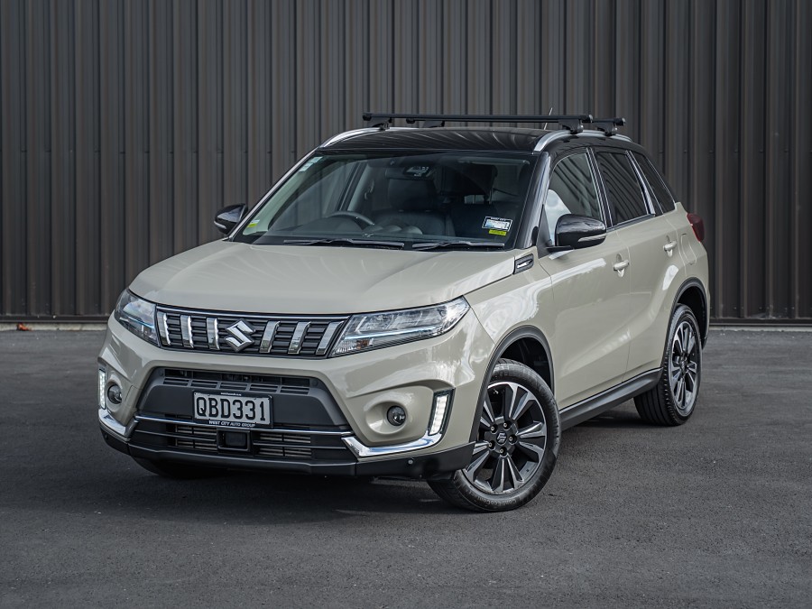 2023 Suzuki Vitara 1