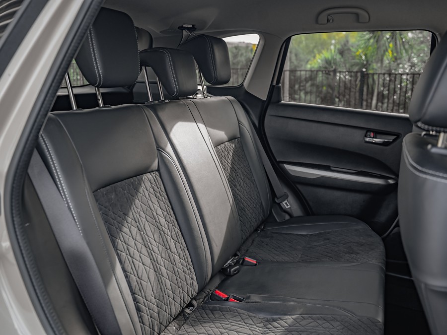 2023 Suzuki Vitara 17