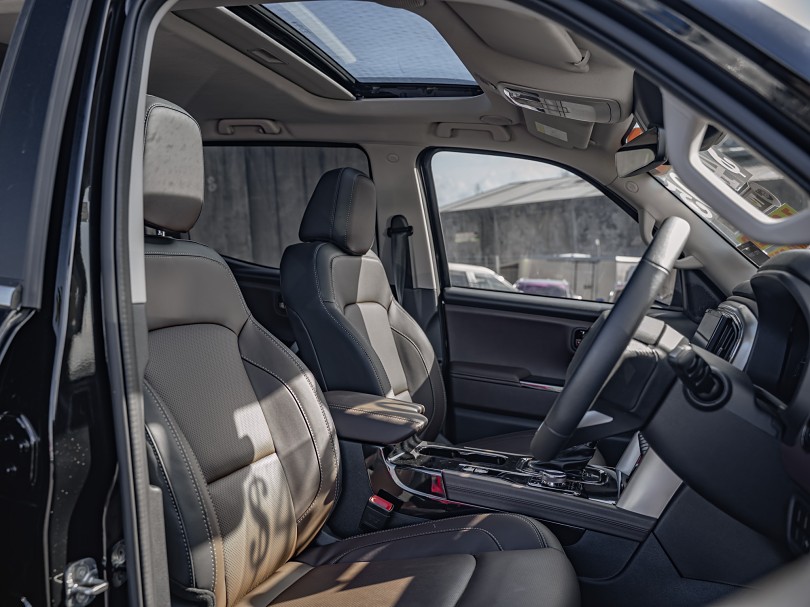 2026 Mahindra Scorpio 8