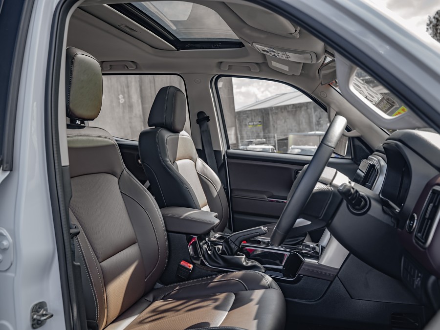 2025 Mahindra Scorpio 8