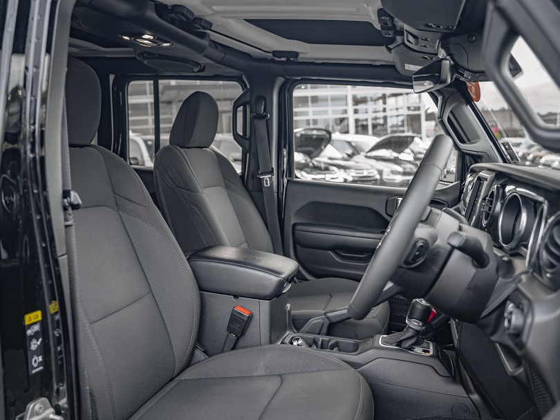 2023 Jeep Wrangler 8