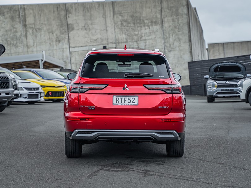 2026 Mitsubishi Outlander 4
