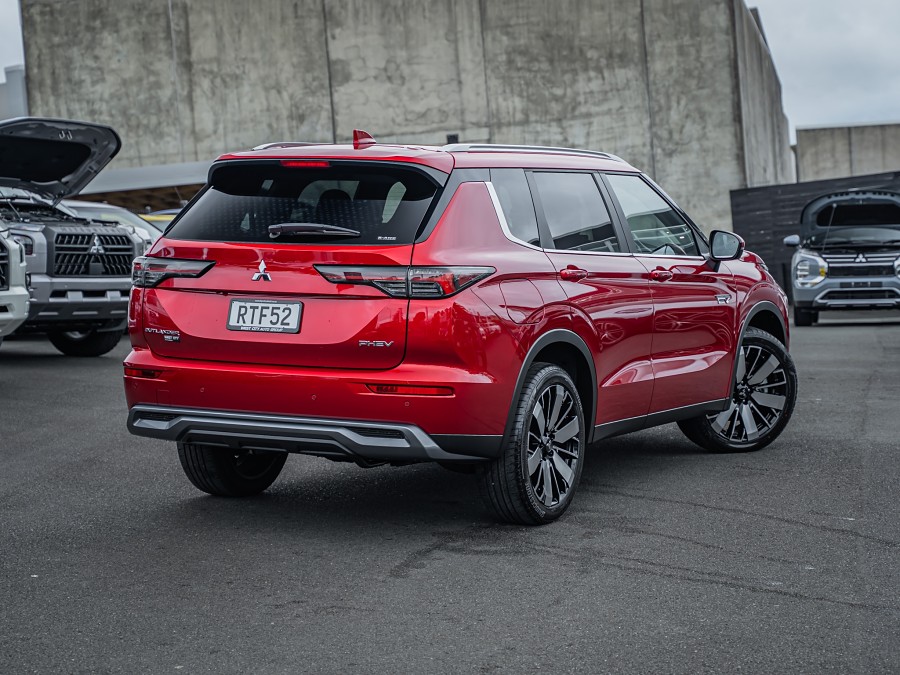 2026 Mitsubishi Outlander 2