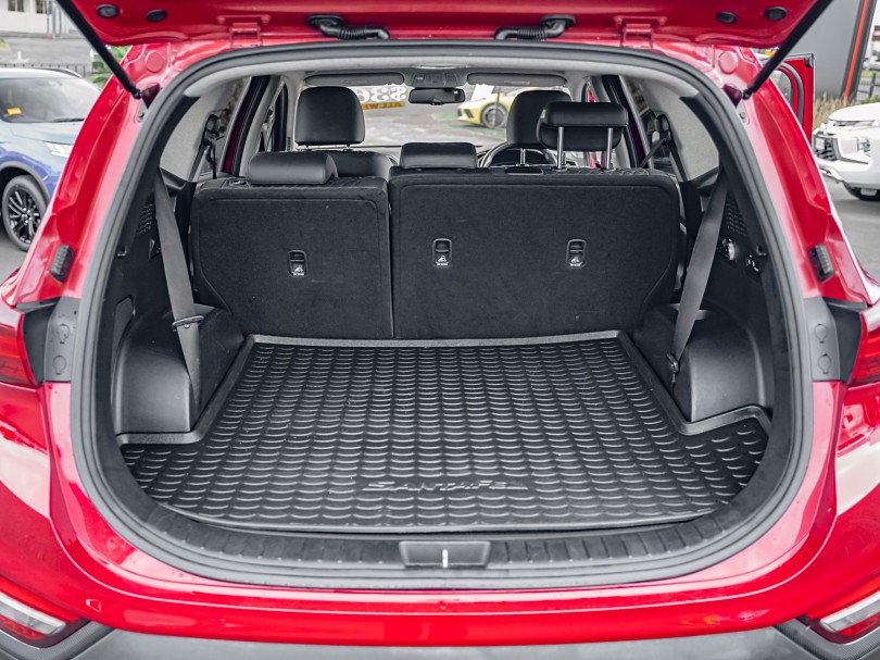 2019 Hyundai Santa Fe 18