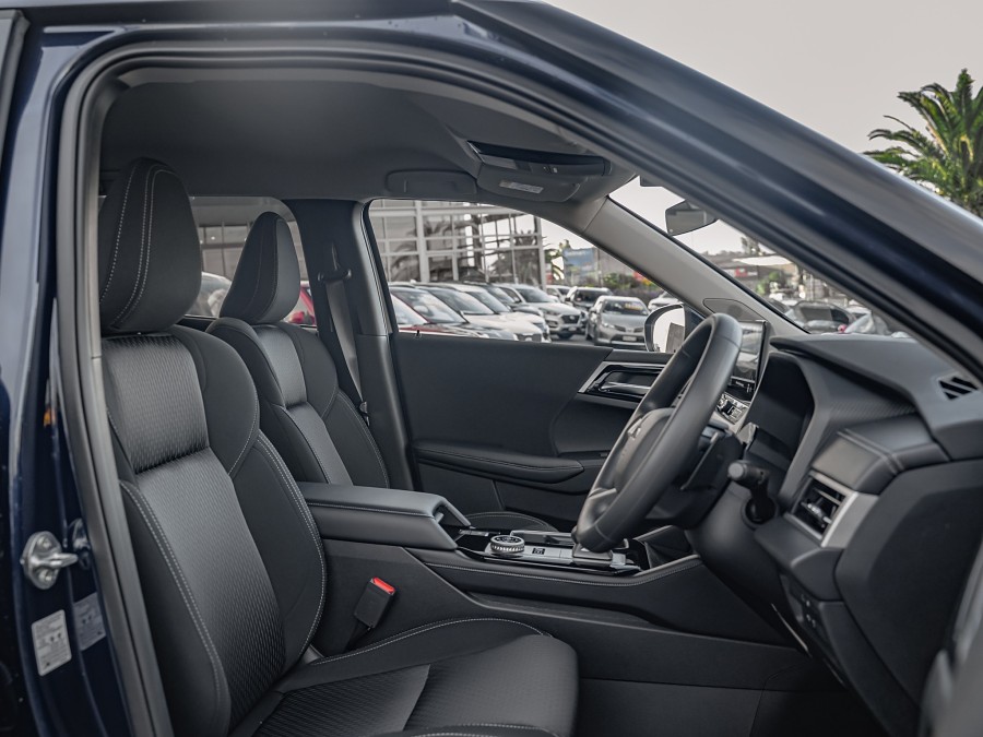 2026 Mitsubishi Outlander 7