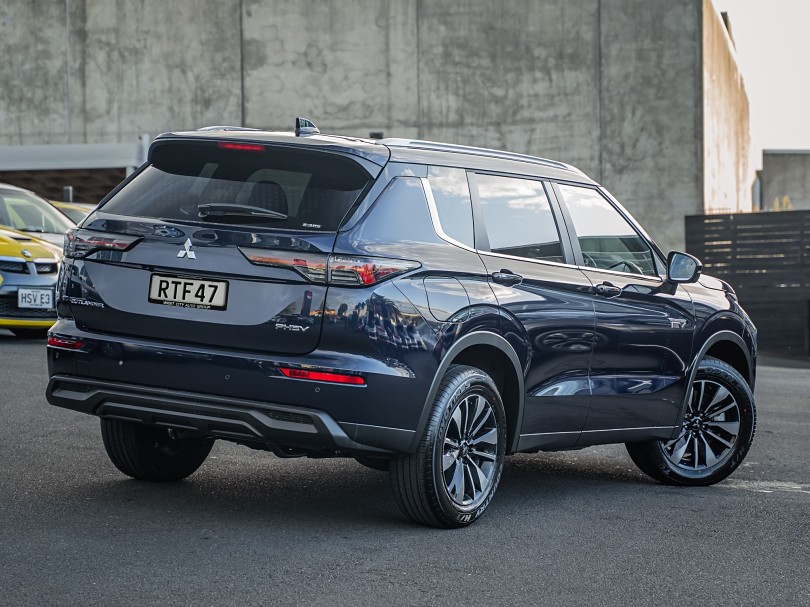 2026 Mitsubishi Outlander 2