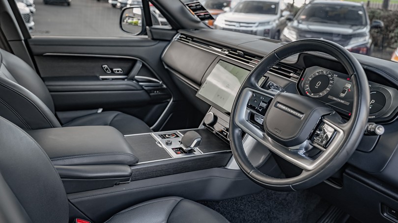 2023 Land Rover Range Rover 9