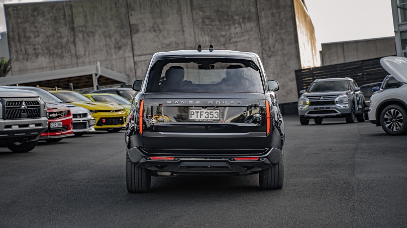 2023 Land Rover Range Rover 4