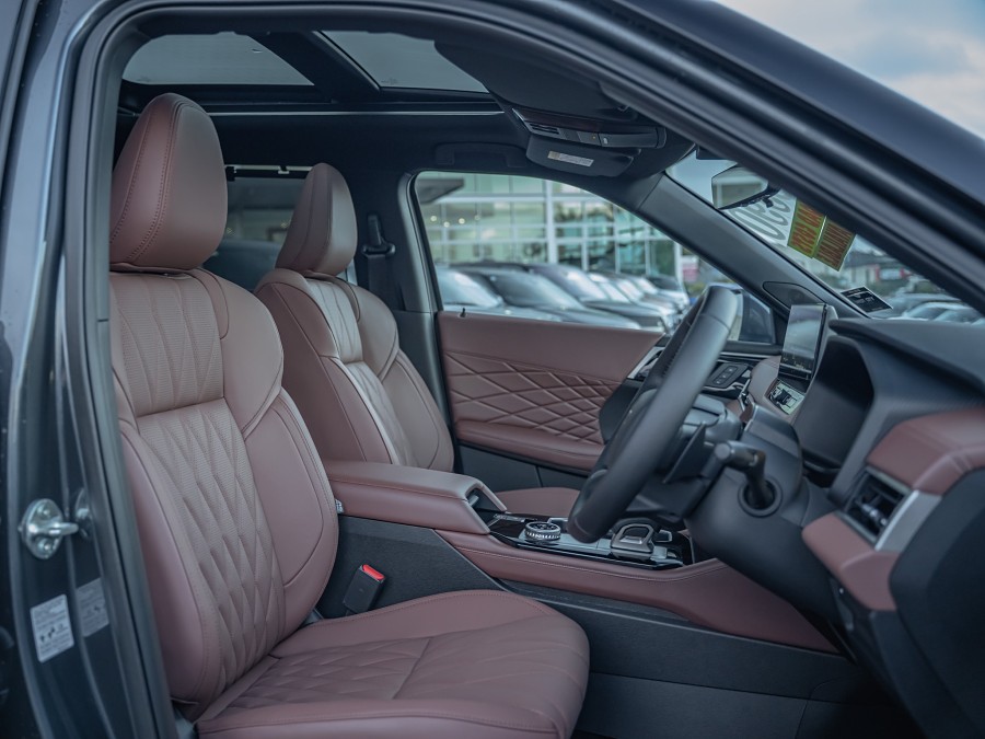 2026 Mitsubishi Outlander 8