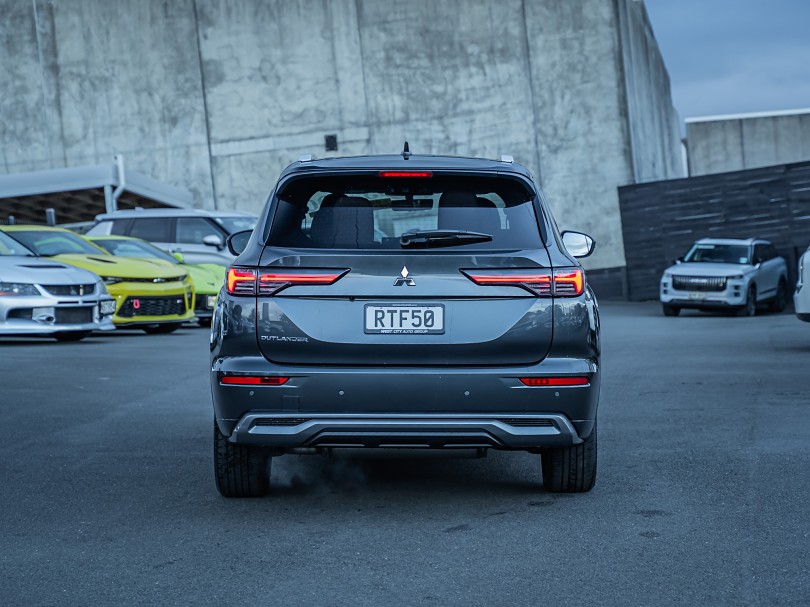 2026 Mitsubishi Outlander 4